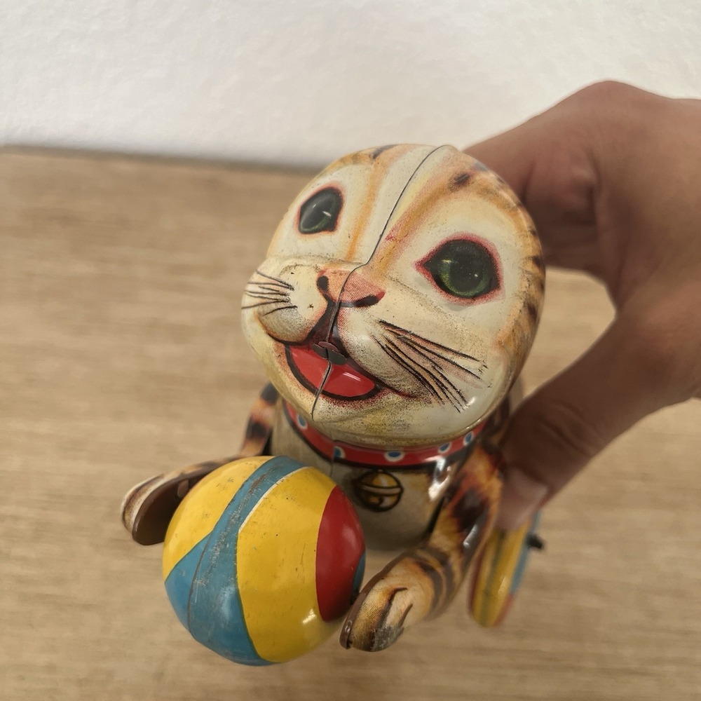 VTG 1950s-60s Japan Tin Litho Cat with Ball Toy Made In Japan Non-Working